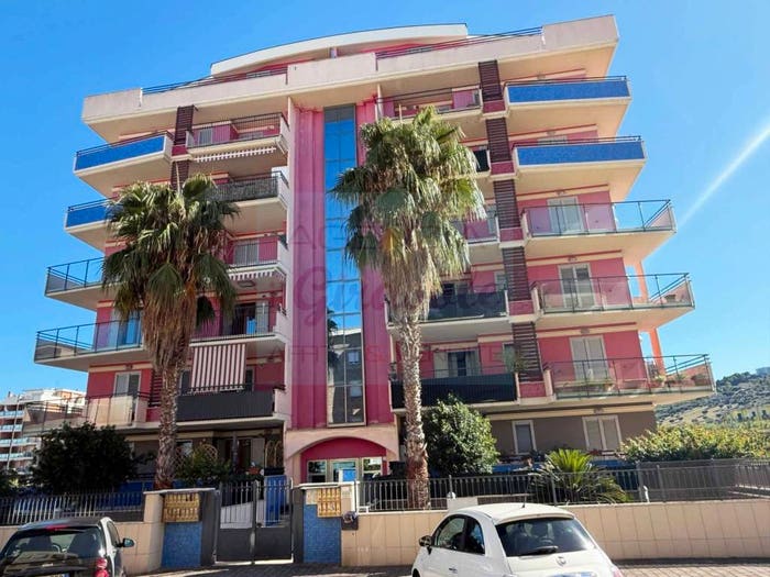Appartamento quadrilocale in vendita in Via Verona, Centro, Alba Adriatica