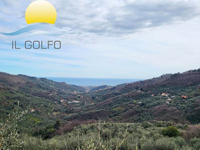 Appartamento quadrilocale in vendita in Diano Evigno, Diano Arentino