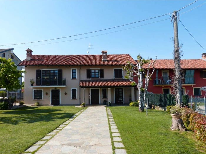 Casa con 6 locali in vendita in Centro, Salmour