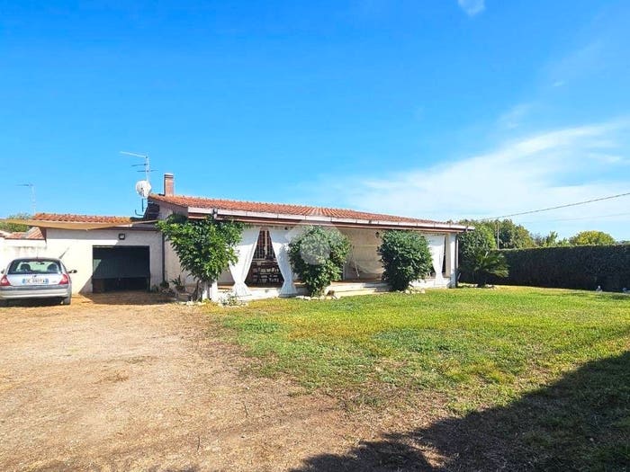 Casa quadrilocale in vendita in Strada Del Bottero, Lido di Foce Verde, Latina