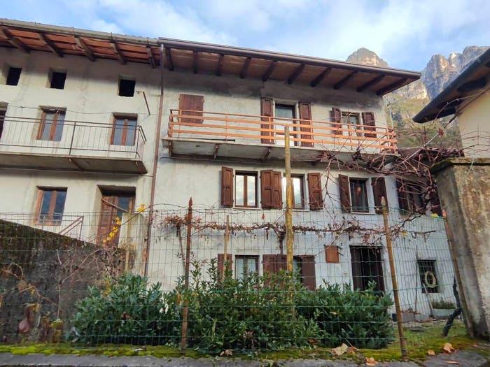 Casa trilocale in vendita in Strada Comunale Moggio Ovedasso, Ovedasso, Moggio Udinese