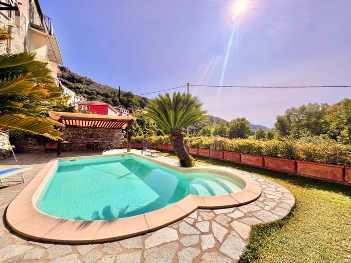 Casa con 6 locali in vendita in Via Poeta Pellegrino, Centro, Chiusavecchia