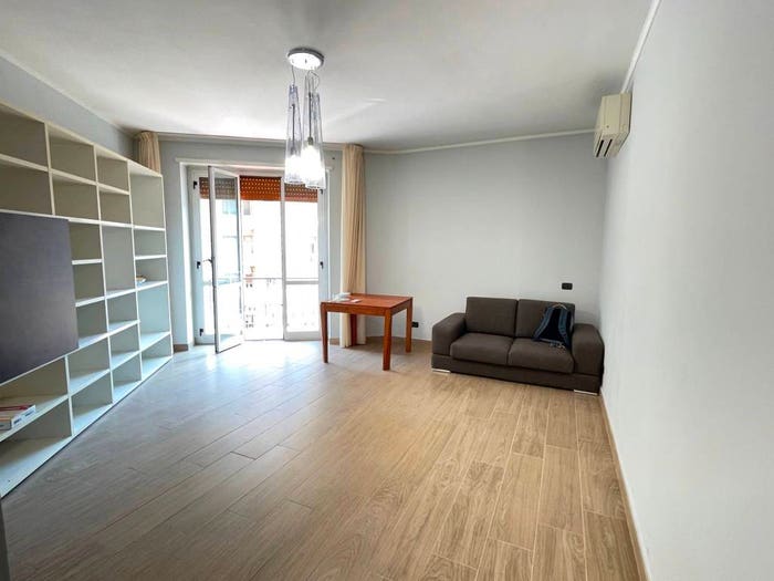 Appartamento trilocale in vendita in Viale Brenta, Lodi Brenta, Milano