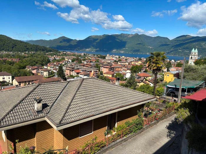 Casa con 6 locali in vendita in Piazza P Tolini, Centro, Luino