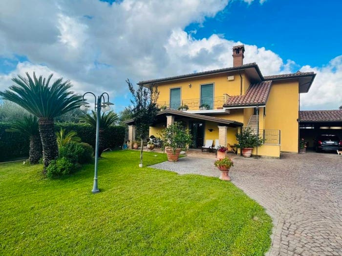 Casa con 5 locali in vendita in Via dei Rutuli, Casalazzara Torre Bruna, Aprilia