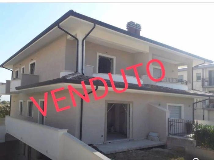 Casa con 5 locali in vendita in Via San Di Gennaro, Centro, Avezzano