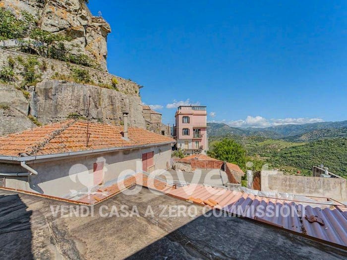 Casa monolocale in vendita in Via Maggiore Baracca, Centro, Castiglione di Sicilia