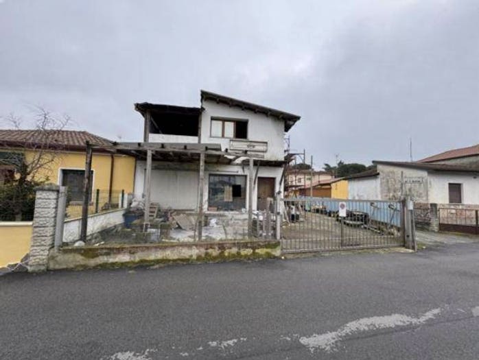 Casa trilocale in vendita in Via E Alberghini, Centro, Goro