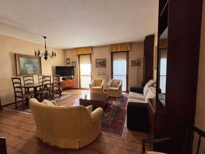 Appartamento trilocale in vendita in Piazza Alessandro Manzoni, Carnate