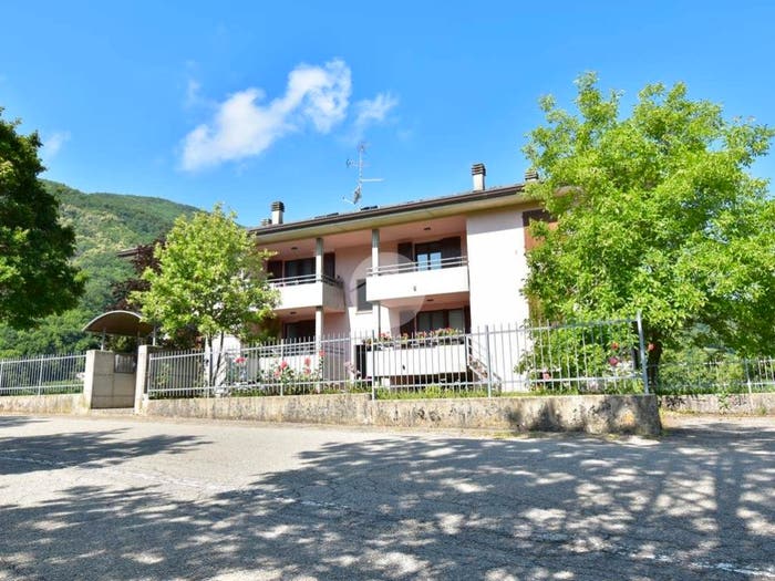 Appartamento trilocale in vendita in Via provinciale per ravarano, Ravarano, Calestano