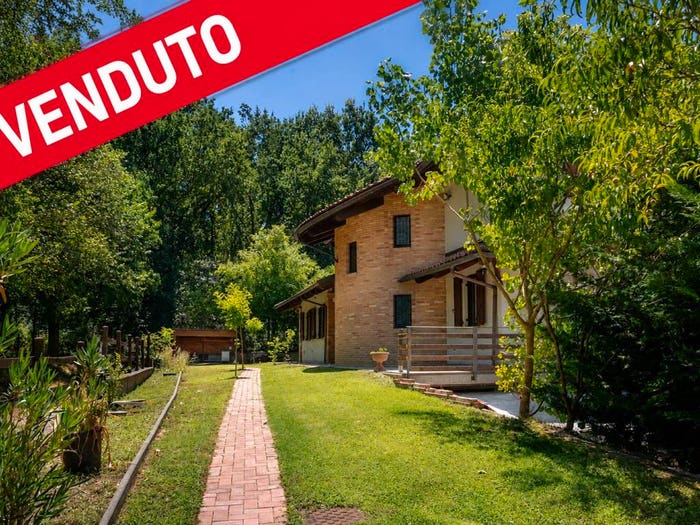 Casa con 6 locali in vendita in Via Don Pennazio, Bra