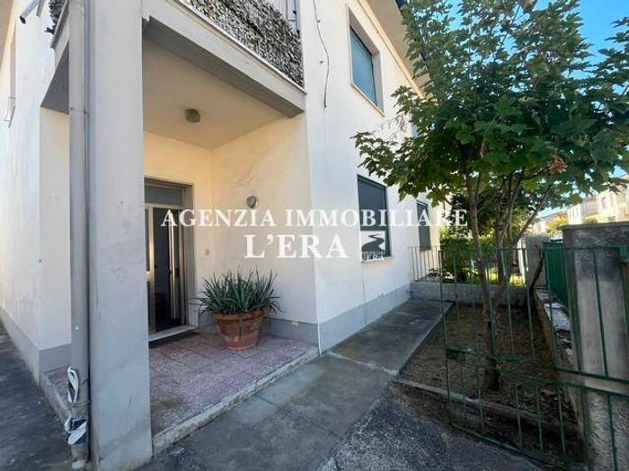 Casa con 5 locali in vendita in Via Fabio Filzi, Villaggi Bellaria, Pontedera