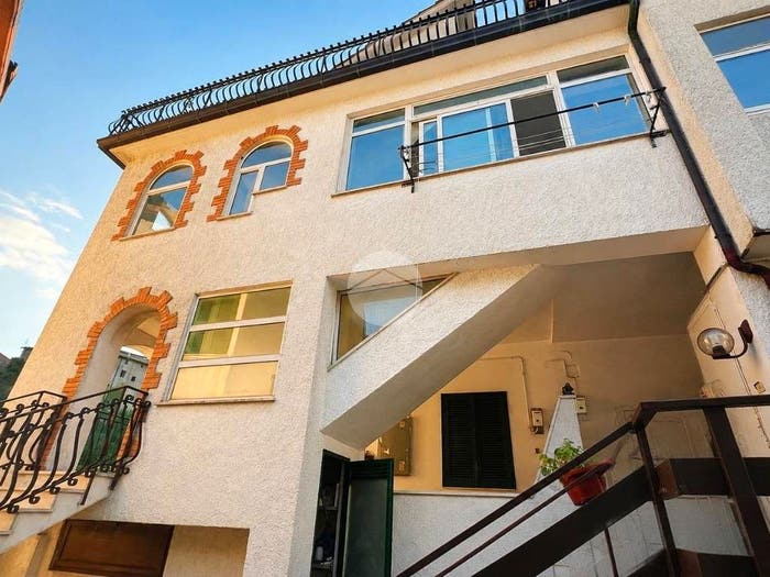 Appartamento con 6 locali in vendita in Via San Benedetto, Roiate