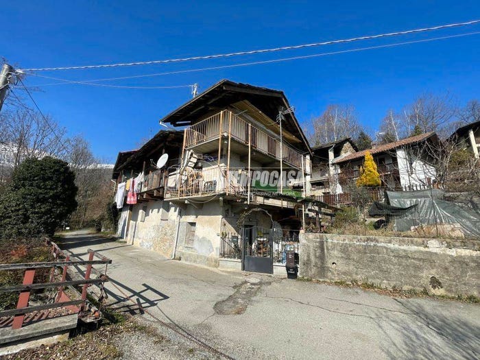 Casa con 6 locali in vendita in Frazione Ferrero, Canischio