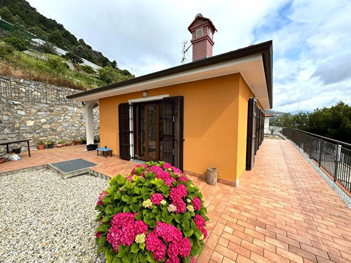 Casa con 6 locali in vendita in Corso della Repubblica, Camporosso