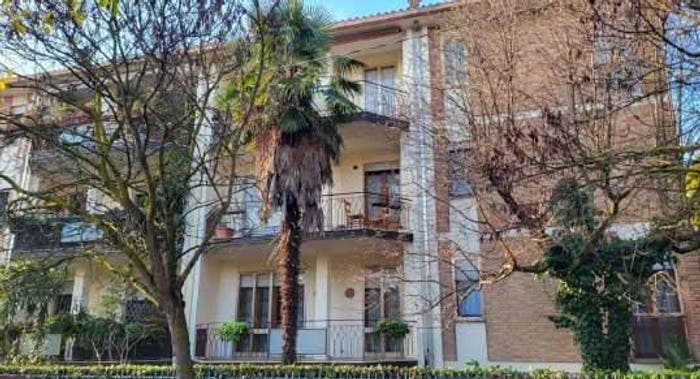 Appartamento con 6 locali in vendita in Via Enrico Bernardi, Santissima Trinità, Padova
