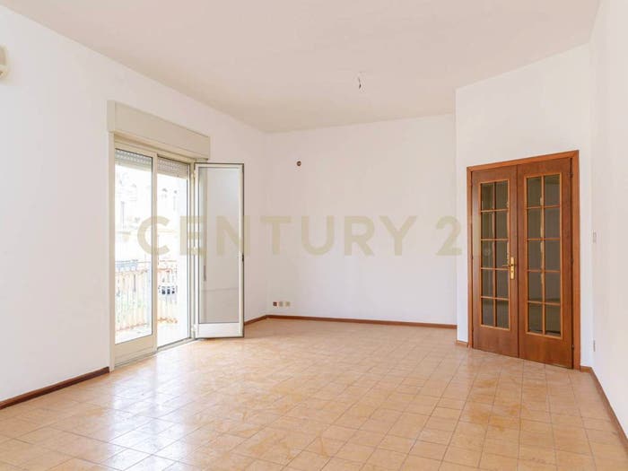 Appartamento con 5 locali in vendita in Piazza Umberto I, Motta Sant'Anastasia