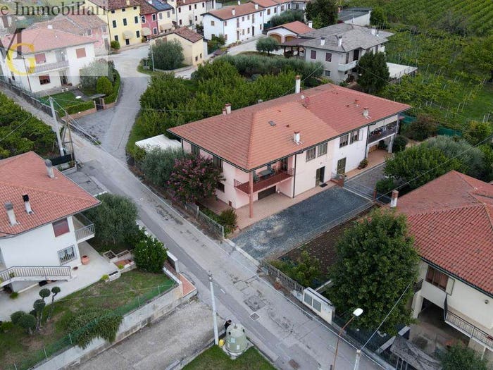 Casa con 6 locali in vendita in via vignale, Centro, Gambellara
