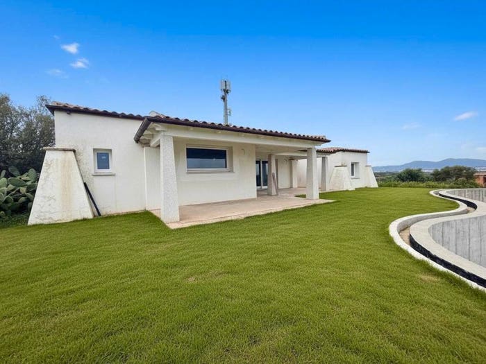 Casa con 6 locali in vendita in Le Saline, Lido del Sole Vecchie Saline, Olbia