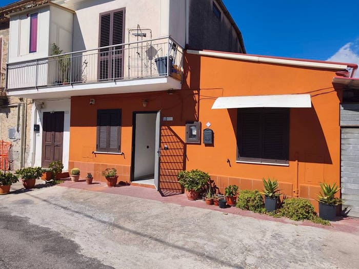 Casa con 5 locali in vendita in Via Luigi Cadorna, Minturno