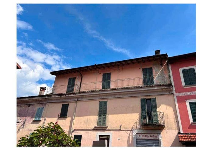 Appartamento con 6 locali in vendita in Via Pietro Pagliolico D, CugliateFabiasco