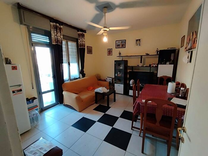 Appartamento quadrilocale in vendita in Via Giuseppe Garibaldi, Moglia