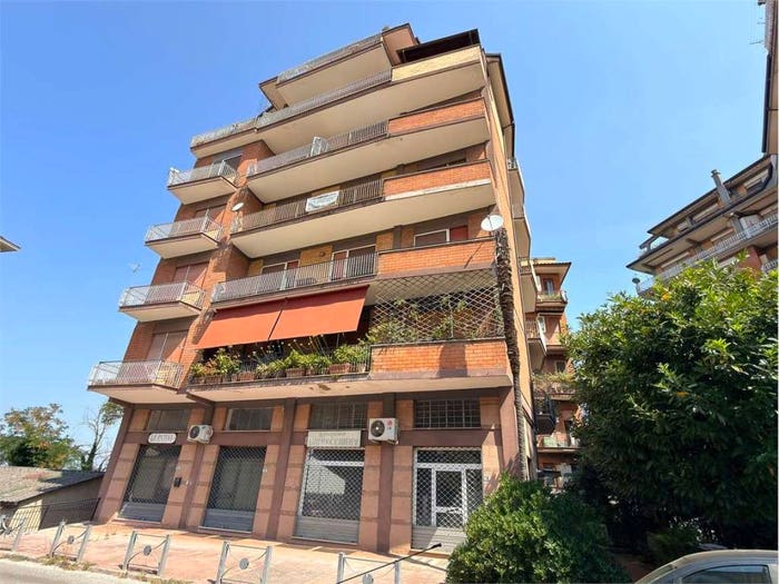 Appartamento quadrilocale in vendita in via Cosenza, America Latina, Frosinone