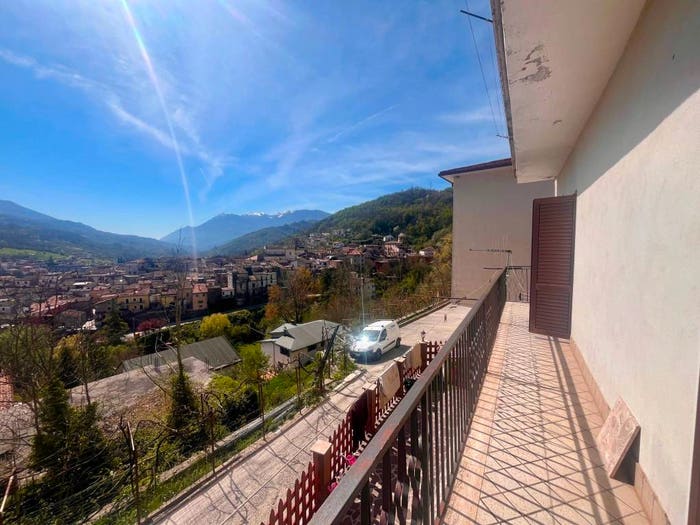 Appartamento trilocale in vendita in Via Meta, Centro, Civitella Roveto