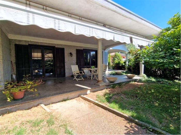 Casa con 6 locali in vendita in VIA BARCELLINI, Centro, Borgomanero