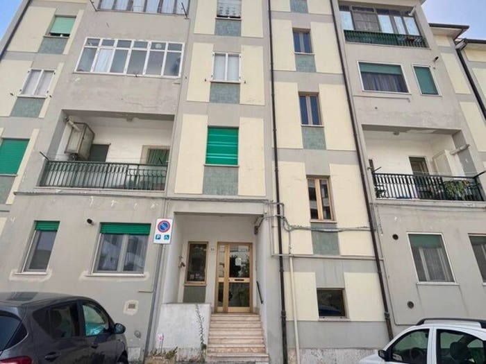 Appartamento con 6 locali in vendita in Via Galeazzo di Tarsia n, Mater Domini Cavita, Catanzaro