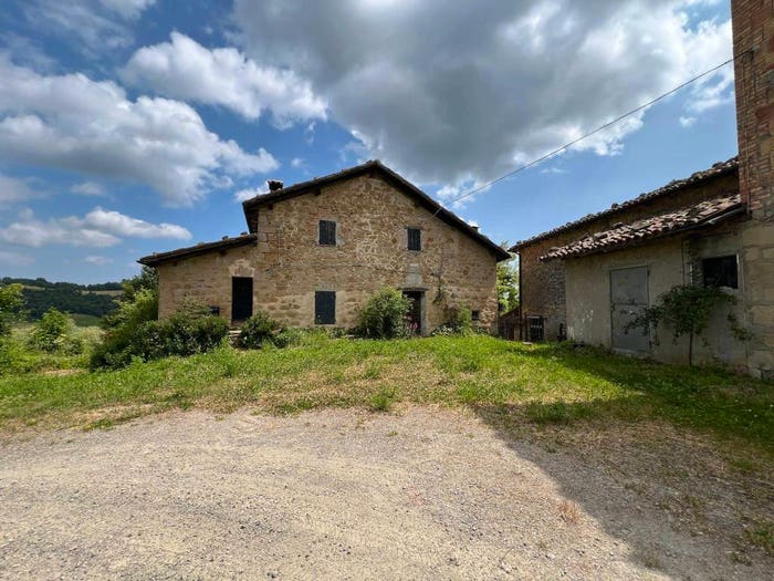 Casa con 6 locali in vendita in Montese