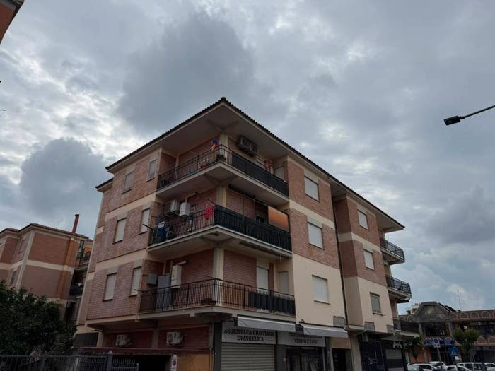 Appartamento trilocale in vendita in Via Giulio Cesare, Centro, Aprilia