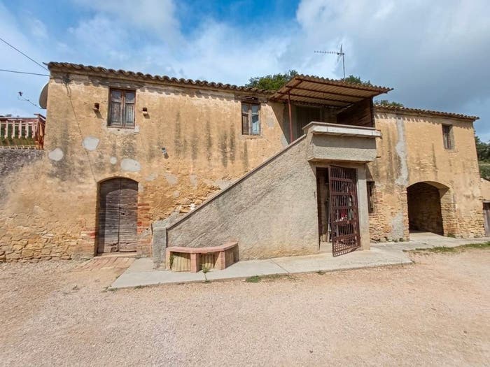 Casa con 6 locali in vendita in Contrada Marezi, Massignano