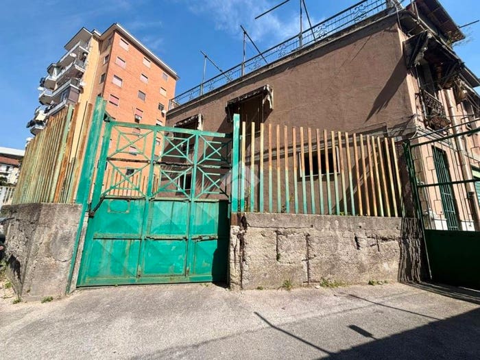 Appartamento con 5 locali in vendita in Via aquileia, Centro Direzionale, Napoli