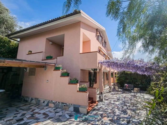 Casa con 6 locali in vendita in San Biagio della Cima