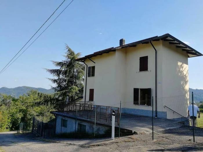 Casa con 6 locali in vendita in Strada Statale del Valico del Cerreto, Carpineti