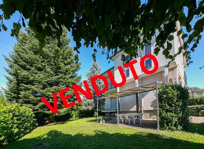 Casa quadrilocale in vendita in Via IV Novembre, Centro, Bernareggio