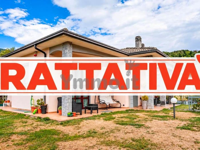 Casa con 6 locali in vendita in Via A Manzoni, Grantola
