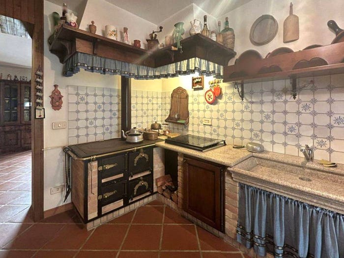 Casa con 6 locali in vendita in Via Roma, Centro, Pontebba