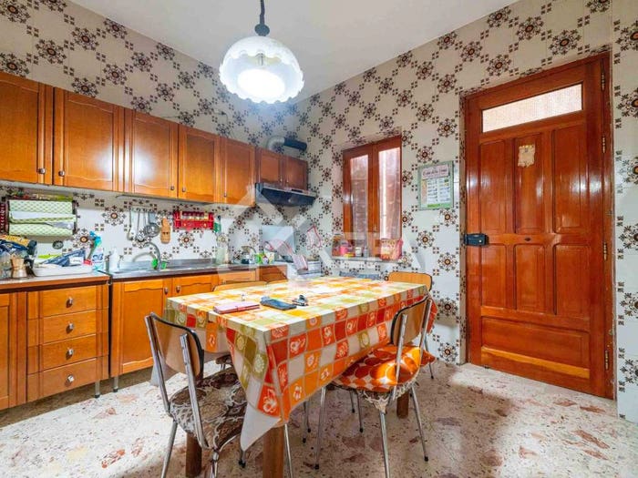 Appartamento con 6 locali in vendita in via Brodolini, Collesano