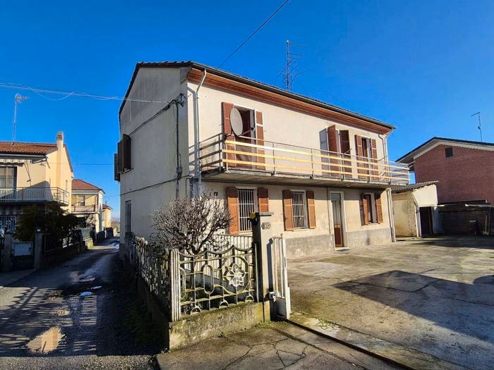 Casa con 6 locali in vendita in Strada Alessandria, San Germano, Casale Monferrato