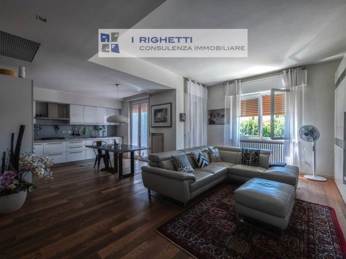 Appartamento trilocale in vendita in Via Risorgimento, Centro, Pescantina