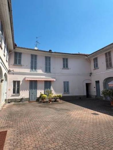 Appartamento con 6 locali in vendita in Centro, Cuggiono