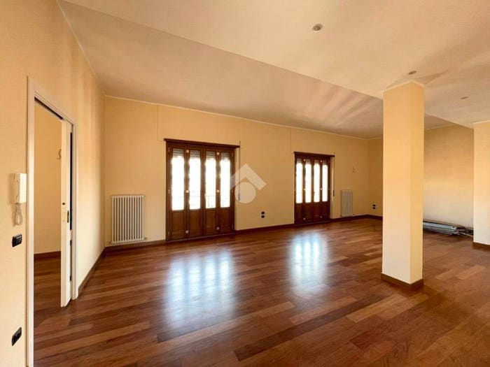 Appartamento quadrilocale in vendita in Via Brenta, Centro, Cosenza