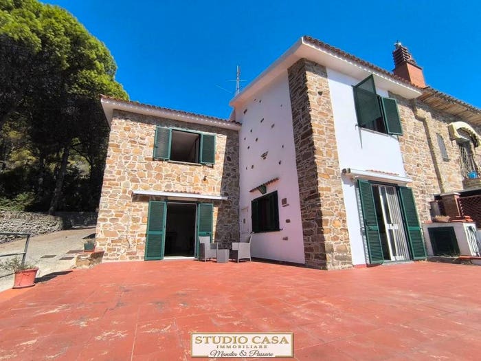 Casa con 6 locali in vendita in Via Lungomare Alcide De Gasperi, Ogliastro Marina, Castellabate