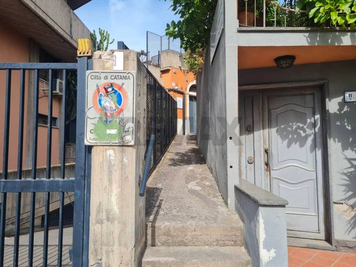 Casa quadrilocale in vendita in Via Guglielmo, Borgo, Catania