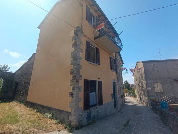 Casa trilocale in vendita in Strada Romea, Cassio, Terenzo