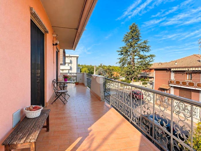Appartamento quadrilocale in vendita in Via adamello, Centro, Caronno Pertusella
