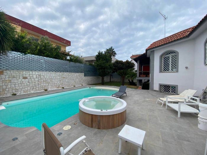 Casa con 6 locali in vendita in Via Vicinale Fra' Giambattista, Licola Paese, Giugliano in Campania
