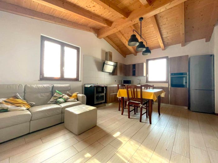 Appartamento trilocale in vendita in Via Sottocolle, Centro, Artegna